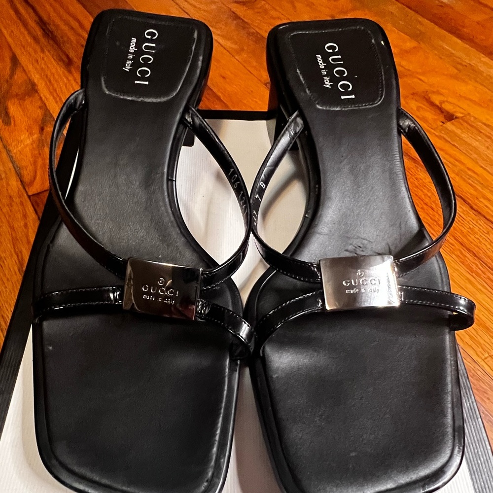 Cute Gucci black hills size 7 true to size